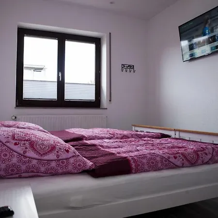 Exklusive Mit Balkon, 2 Schlafzimmer Im Haus Sertuerner * アインベック